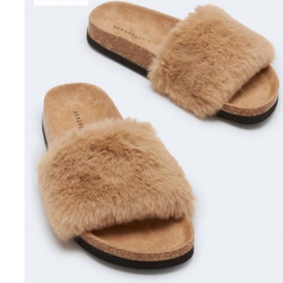 Shoes - Tan Faux fur sandals